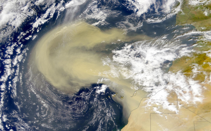 730_inline_2000_dust_storm_africa.png