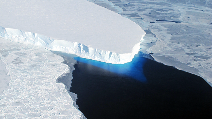 730_nasa-icebridge-thwaites-glacier-calving.png