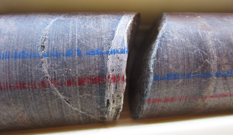 a photo of a magnesium carbonate vein in a rock core